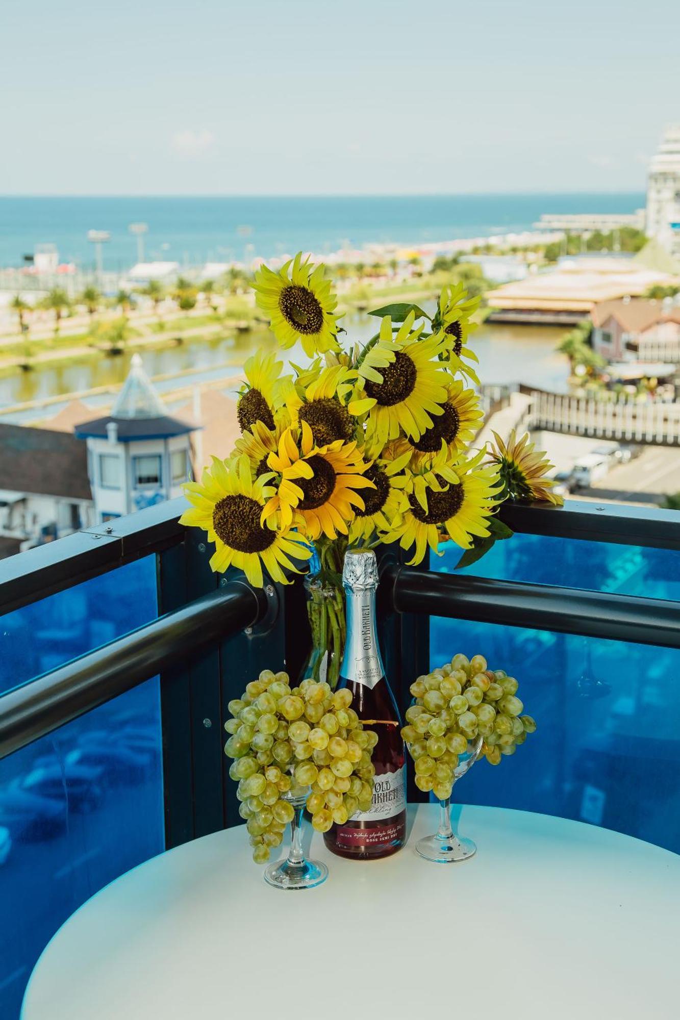 Sea ​​View In Orbi City Batumi Bagian luar foto
